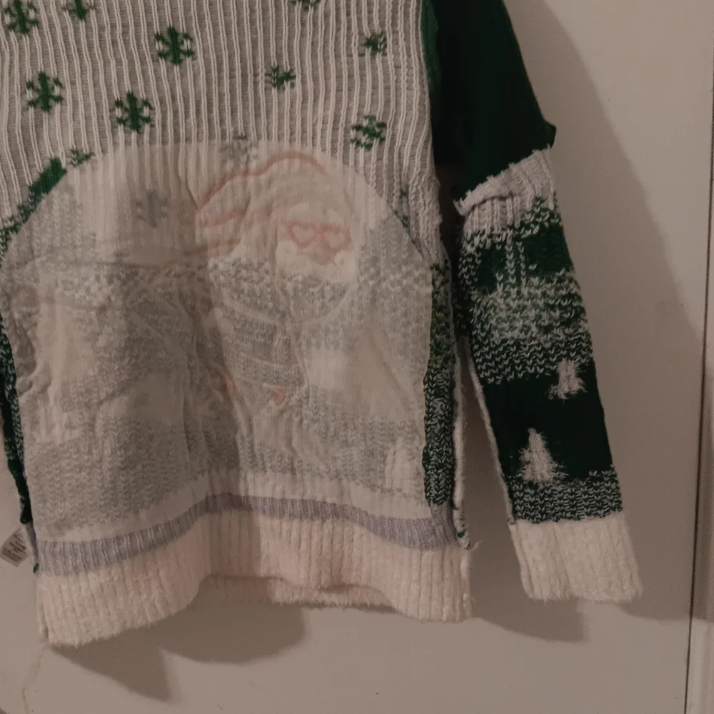 Holiday Time Festive Green and White Throw Sweater For Kids